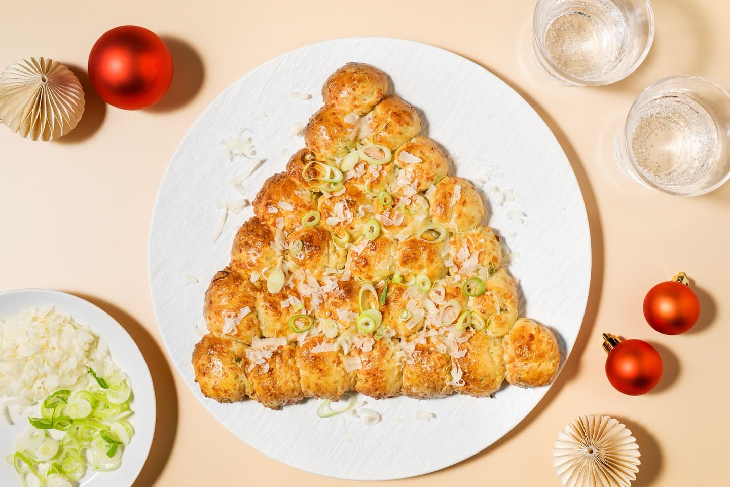 Wait… it’s festive season already?! 😅🎄Don’t stress - we’ve got super tasty, crowd-pleasing platters covered. 

Entertain with ease! Add these legends to your next box. 🔗 

#cooksmarter #everyplateau
